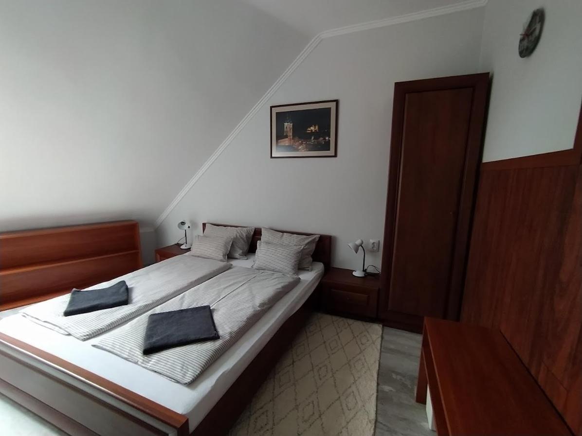 Borbarat Vendeghaz Villa Eger Bagian luar foto